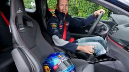 Renault Megane III RS Red Bull Racing RB8 - widok ogólny wnętrza z przodu