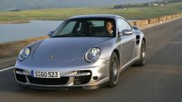 Porsche 911 Turbo - widok z przodu