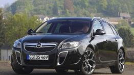 Opel Insignia OPC Kombi - widok z przodu