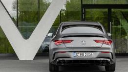 Mercedes-AMG CLA45 4MATIC+ - widok z ty?u