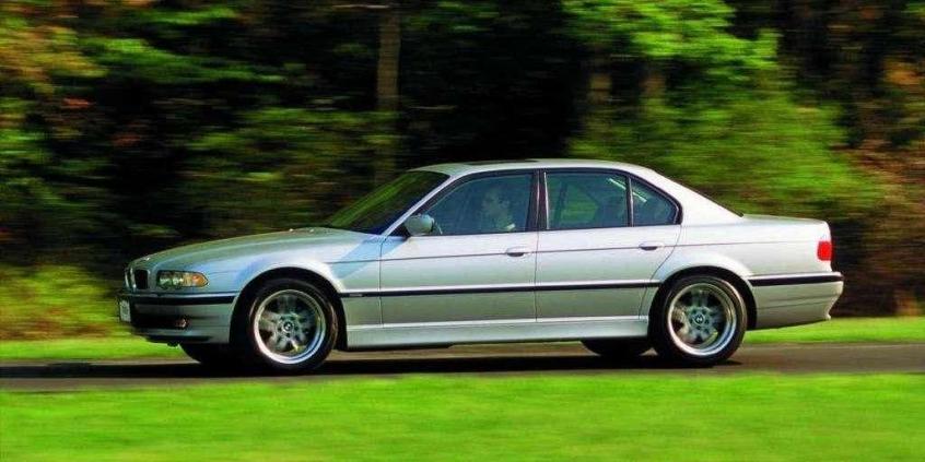 BMW 7 e38 - luksus, do którego trzeba dojrzeć