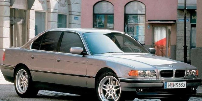 BMW 7 e38 - luksus, do którego trzeba dojrzeć