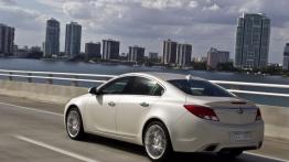 Buick Regal GS - lewy bok