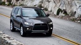 Mitsubishi Outlander GT - widok z przodu