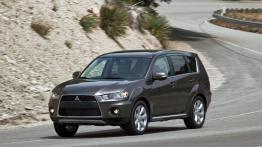 Mitsubishi Outlander GT - lewy bok