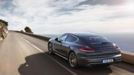 Porsche Panamera Turbo S po delikatnym liftingu