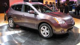 Nissan Rogue - prawy bok