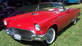 Ford Thunderbird - widok z przodu