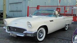 Ford Thunderbird - widok z przodu