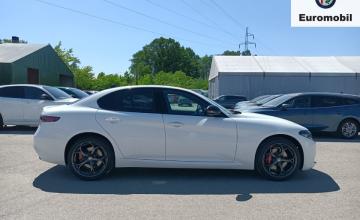 Alfa Romeo Giulia II Sedan Facelifting 2023 2.0 GME Turbo 280KM 2024 Tributo Italiano 2.0 GME 280 KM AT8 AWD, zdjęcie 5