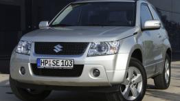 Suzuki Grand Vitara 3D - widok z przodu