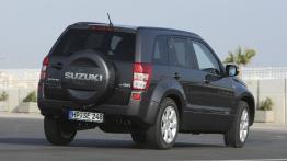 Suzuki Grand Vitara 5D - widok z tyłu