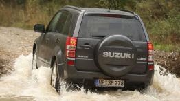 Suzuki Grand Vitara 5D - widok z tyłu