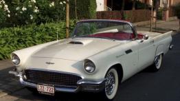 Ford Thunderbird - widok z przodu