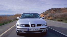 Seat Toledo II - przód - reflektory wyłączone