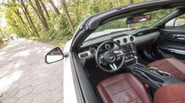 Ford Mustang Convertible 2.3 EcoBoost – galopująca legenda