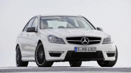 Mercedes C63 AMG 2012 sedan - przód - reflektory wyłączone