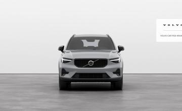 Volvo XC40 Crossover Facelifting 2.0 B3 163KM 2024 Plus Motyw: Dark