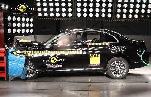 Nowe testy Euro NCAP - same gwiazdki, dużo gwiazdek!