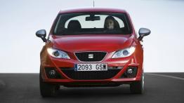 Seat Ibiza FR TDI - przód - reflektory włączone