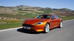 Aston Martin Virage Coupe - widok z przodu