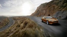 Aston Martin Virage Coupe - widok z przodu