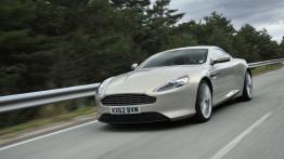 Aston Martin DB9 Facelifting Coupe - widok z przodu