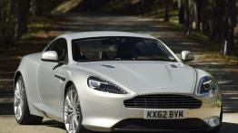 Aston Martin DB9 Facelifting Coupe - widok z przodu