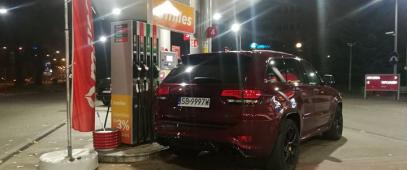 #Jeep #GrandCherokee #Trackhawk #CircleK #tankowanie, zdjęcie 2