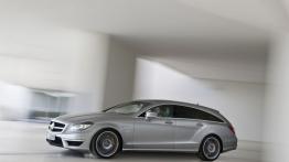 Mercedes CLS 63 AMG Shooting Brake - lewy bok