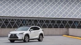 Lexus NX 300h (2015) w Seattle - widok z przodu