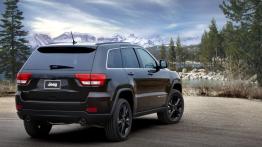 Jeep Grand Cherokee Altitude - widok z tyłu