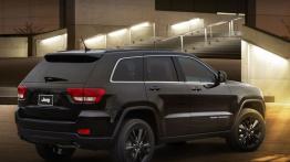 Jeep Grand Cherokee Altitude - widok z tyłu