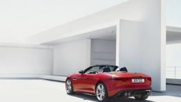 Jaguar F-Type - widok z tyłu