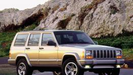 Jeep Cherokee - widok z przodu