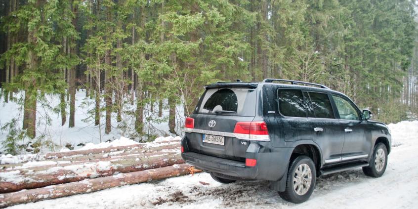 Toyota Land Cruiser V8 - auto z półki wyższej niż inne