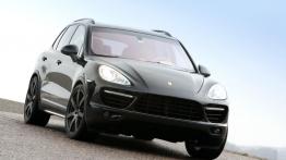 Porsche Cayenne Sportec - przód - reflektory włączone