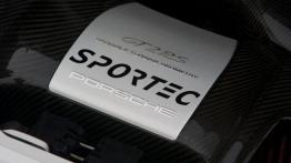 Porsche 911 GT2 RS Sportec - pokrywa silnika otwarta