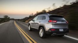 Jeep Cherokee KL (2014) Limited - widok z tyłu