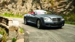 Bentley Continental GTC Speed - widok z przodu