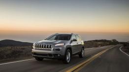 Jeep Cherokee KL (2014) Limited - widok z przodu