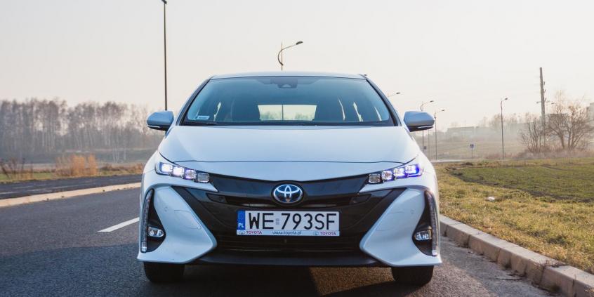 Toyota Prius PHV – czy hybryda nadaje się na długie trasy?