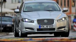 Jaguar XF Facelifting 2.2 Diesel - widok z przodu