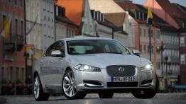 Jaguar XF Facelifting 2.2 Diesel - widok z przodu