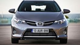 Toyota Auris II Hatchback 5d Diesel - widok z przodu