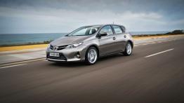 Toyota Auris II Hatchback 5d Diesel - lewy bok