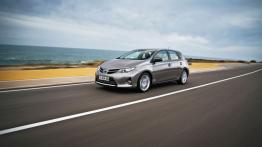 Toyota Auris II Hatchback 5d Diesel - lewy bok