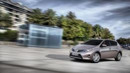 Toyota Auris II Hatchback 5d Diesel - lewy bok