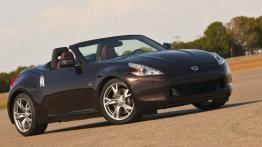 Nissan 370Z Roadster - widok z przodu