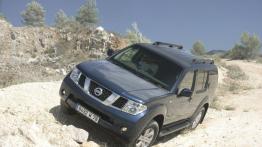 Nissan Pathfinder - widok z przodu